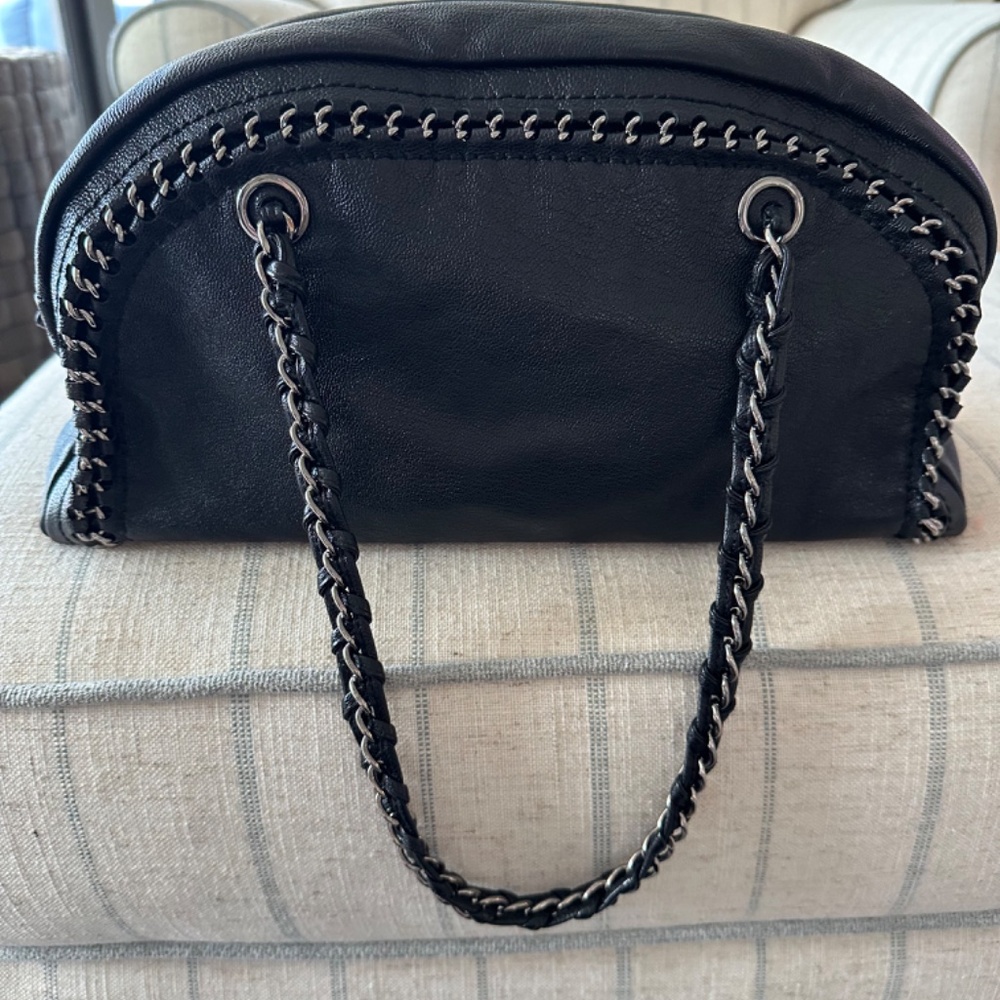 Chanel Luxe Ligne Bowler - Picture 4 of 16